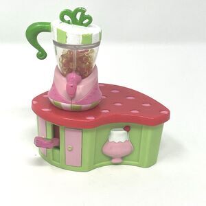 Strawberry Shortcake Berry Cafe Counter With Smoothie Juicer Blender Hasbro 2008